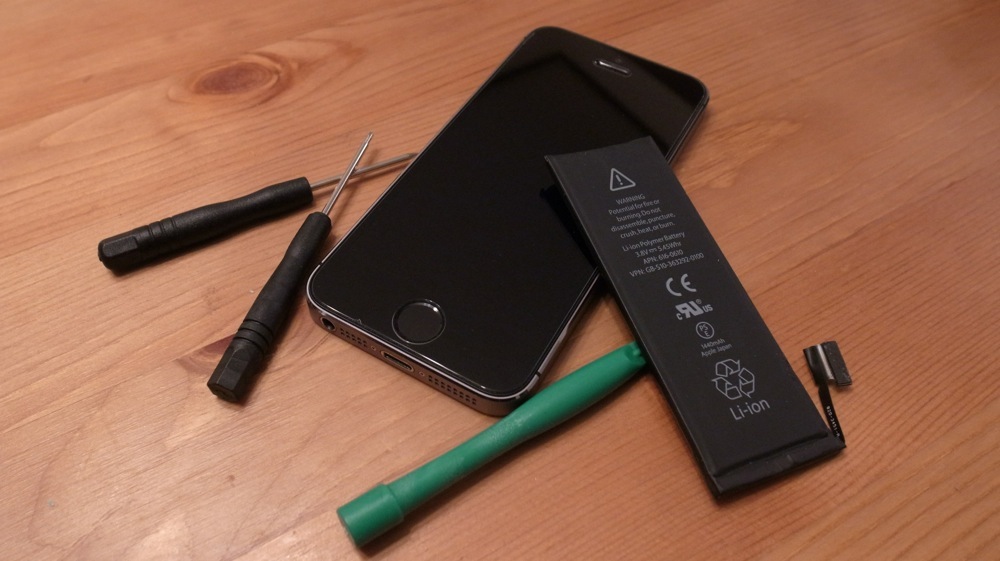 iPhone 5 / 5sを分解・バッテリー交換する手順