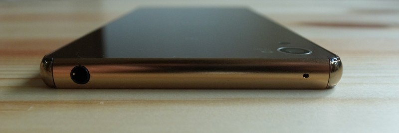 Xperia Z4 SOV31 review_03