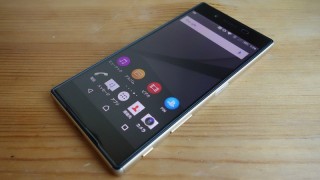 ガラスフィルムならやっぱこれが安定ですね。SpigenのXperia Z5用Glas.tR SLIM レビュー