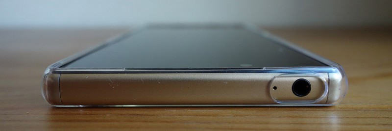 SPIGEN liquid crystal Xperia Z5_12