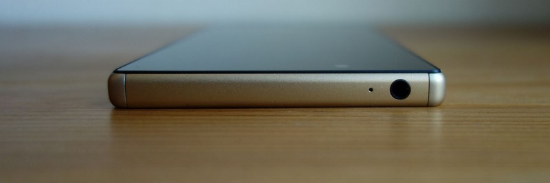 Xperia Z5 Dual E6683_7