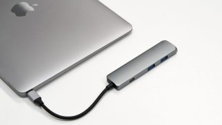 SatechiのUSB Type-C マルチポートアダプタがスリムで持ち運びに便利そう