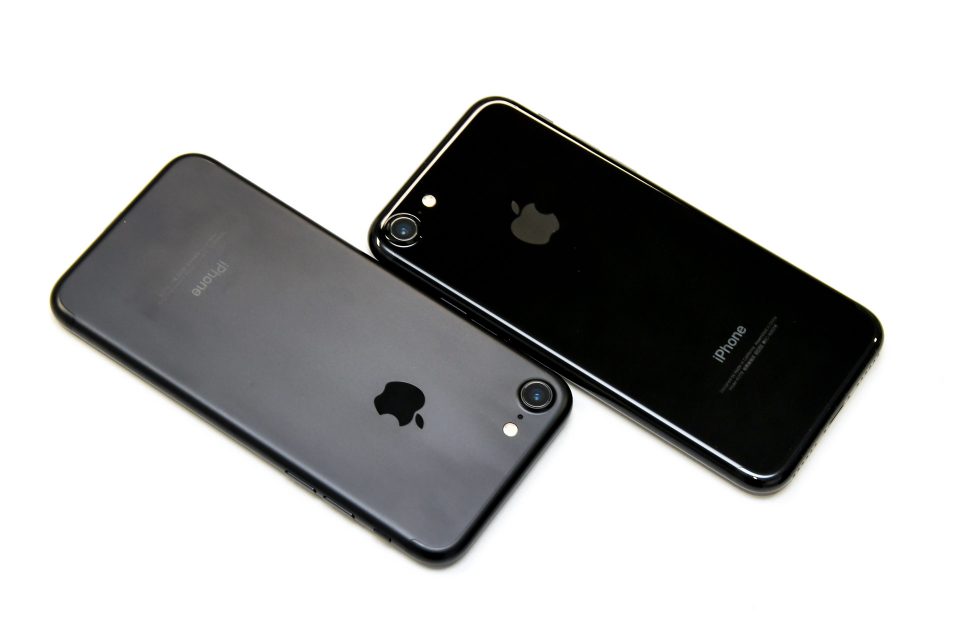iPhone 7 ブラック ジェットブラック 比較 写真_5