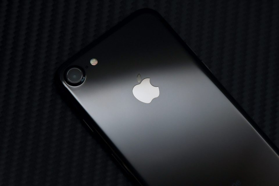 iPhone 7 ジェットブラック 外観 フォトレビュー_10