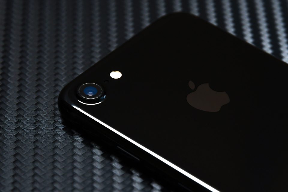 iPhone 7 ジェットブラック 外観 フォトレビュー_12