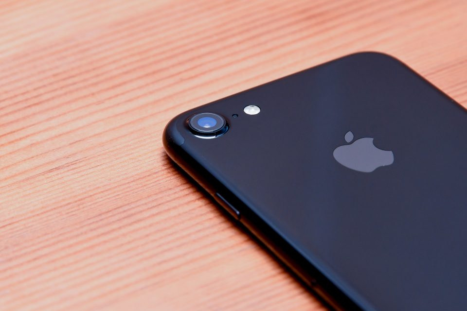 iPhone 7 ジェットブラック 外観 フォトレビュー_5