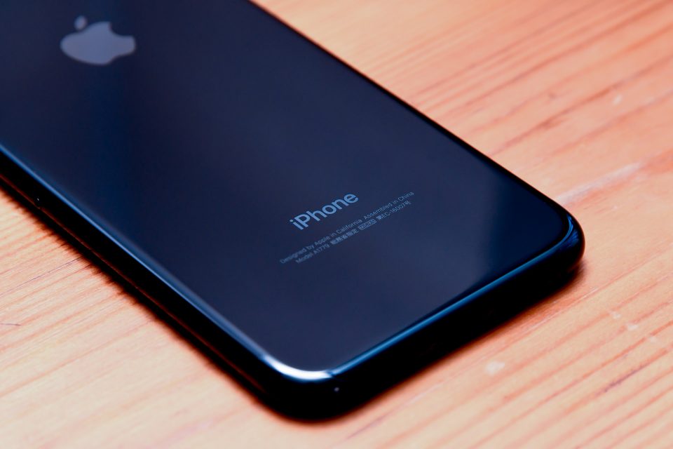 iPhone 7 ジェットブラック 外観 フォトレビュー_6