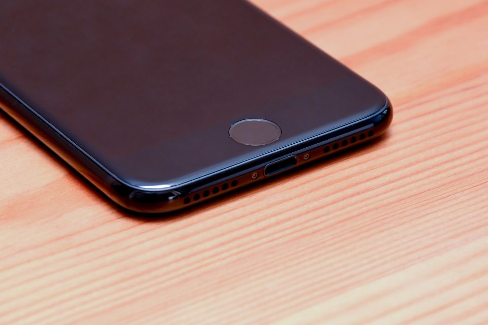 iPhone 7 ジェットブラック 外観 フォトレビュー_7
