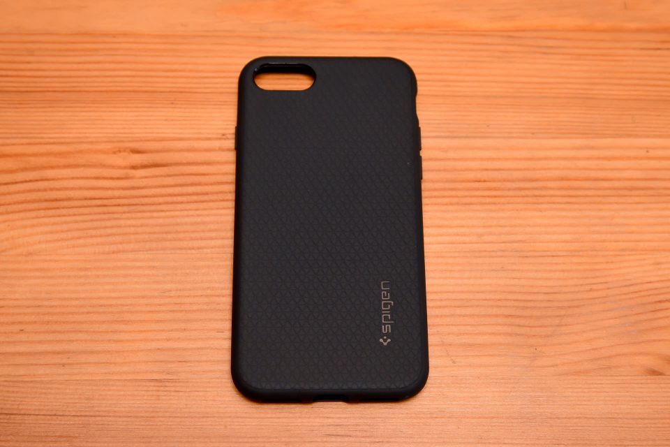 spigen-riquid-armor-iphone-7_2