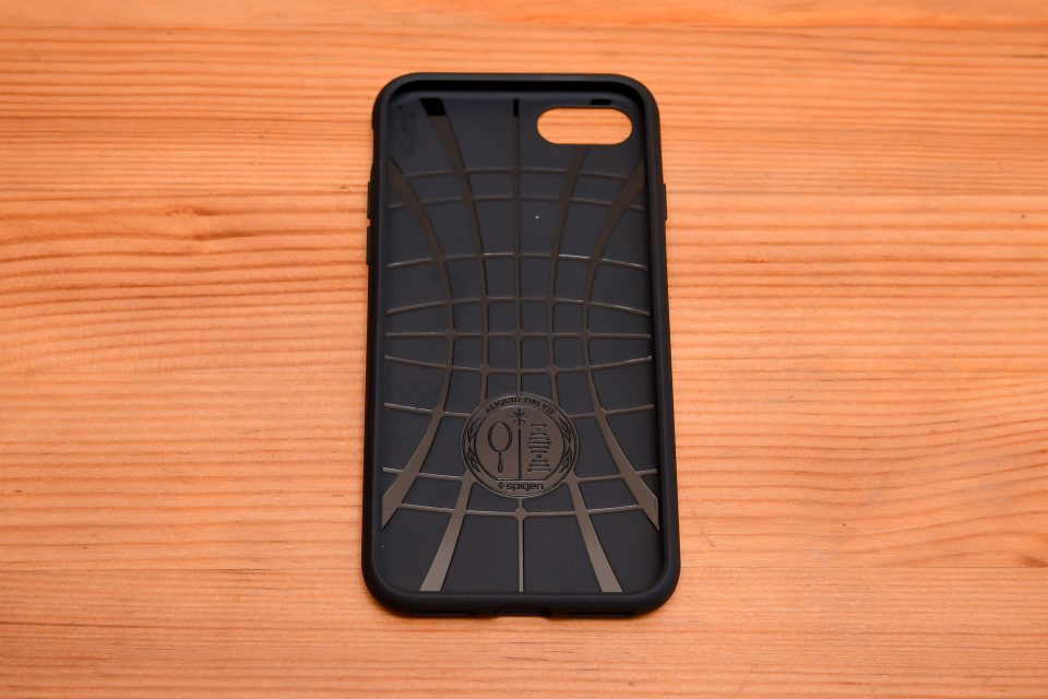 spigen-riquid-armor-iphone-7_3