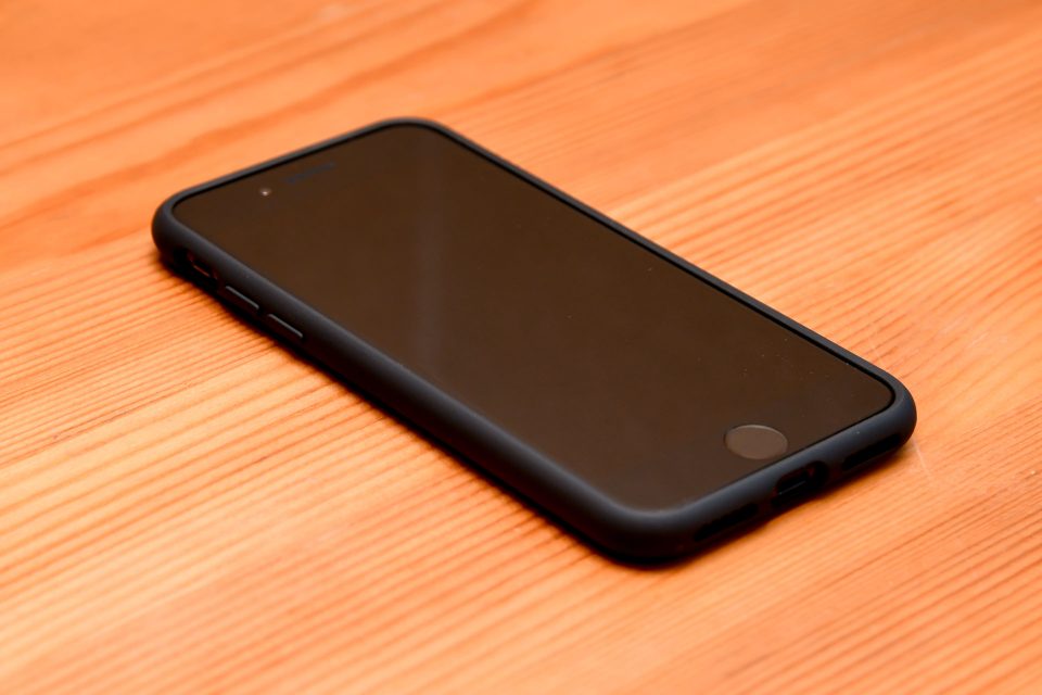 spigen-riquid-armor-iphone-7_5