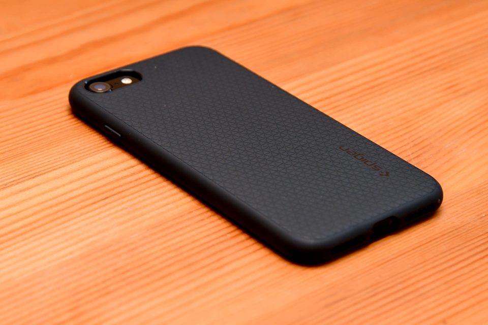 spigen-riquid-armor-iphone-7_6