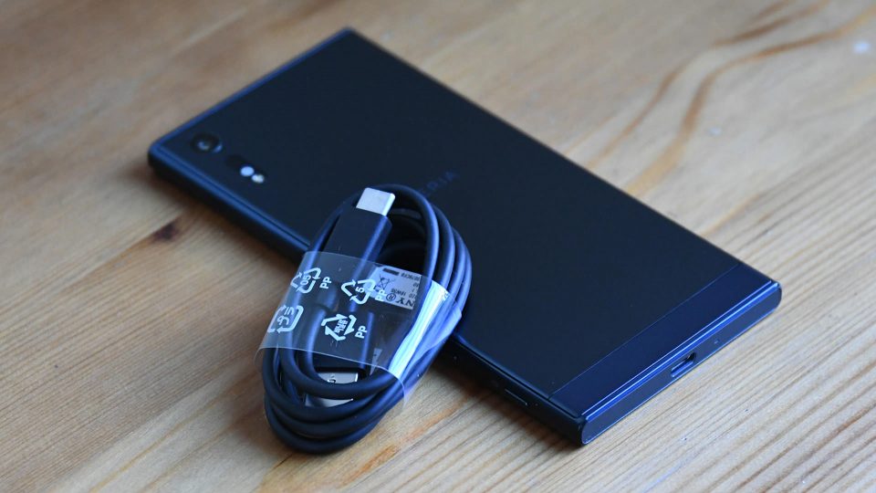 xperia-xz-usb-type-c-cable
