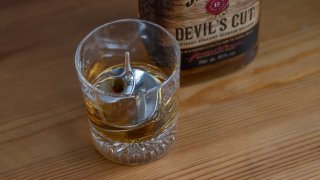 酒好き必見！錫（すず）の力でお酒がまろやかになる『錫の雫』がかなりいい感じ