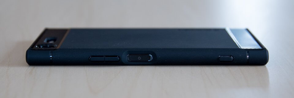 Spigen ラギッド・アーマー Xperia XZ Premium ケース