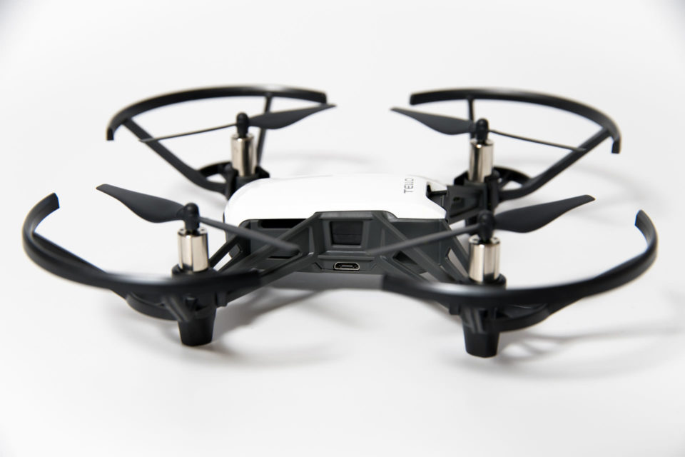 DJI Tello側面のUSBポート