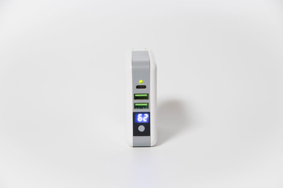 モバイルバッテリー qi ワイヤレス充電器　ポート