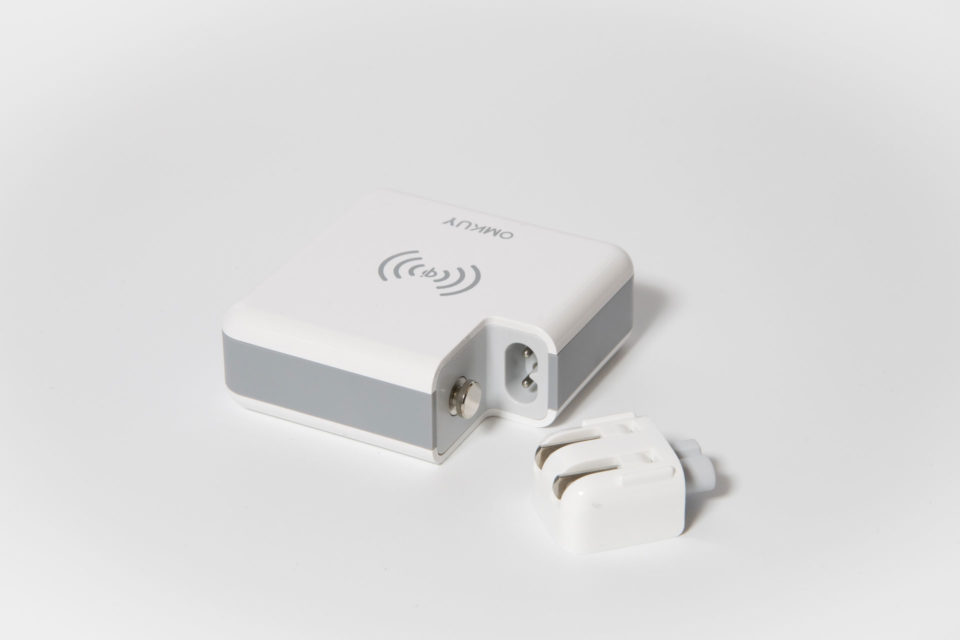 モバイルバッテリー qi ワイヤレス充電器 プラグ部分