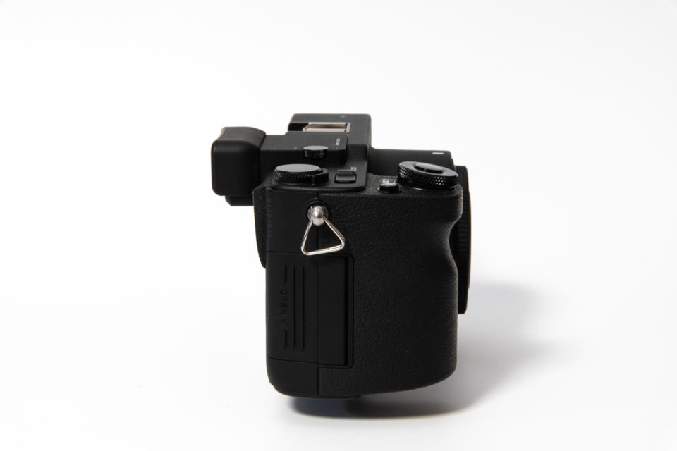 SIGMA sd Quattro 右側