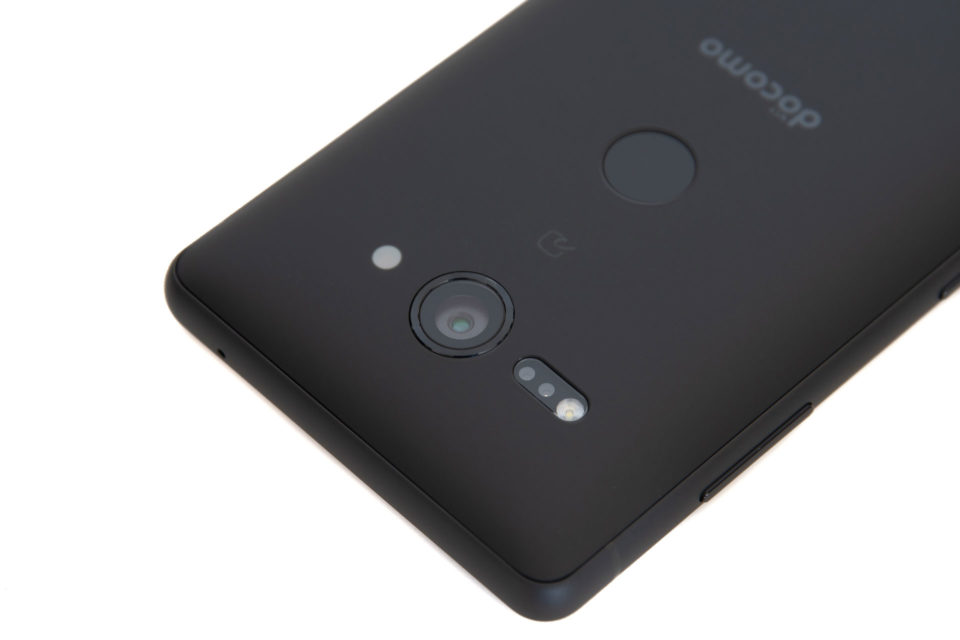 Xperia XZ2 Compact SO-05K のカメラやフラッシュ、センサーなど