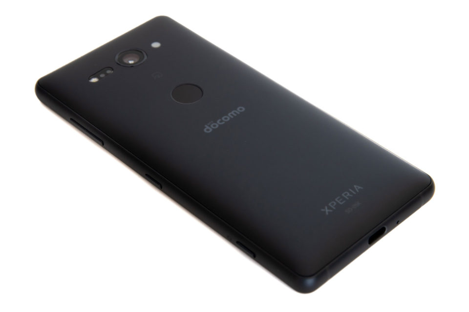 Xperia XZ2 Compact SO-05K アーチ状のデザイン