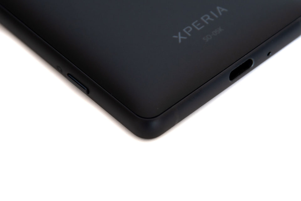 Xperia XZ2 Compact SO-05K デザイン 角部分