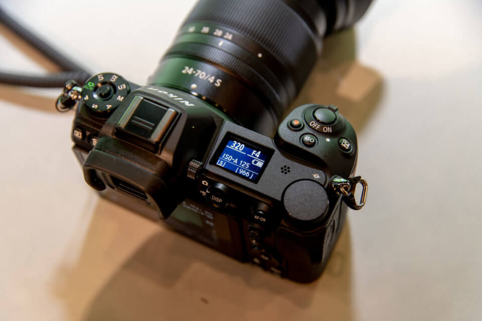 Nikon Z7の上部モニタ