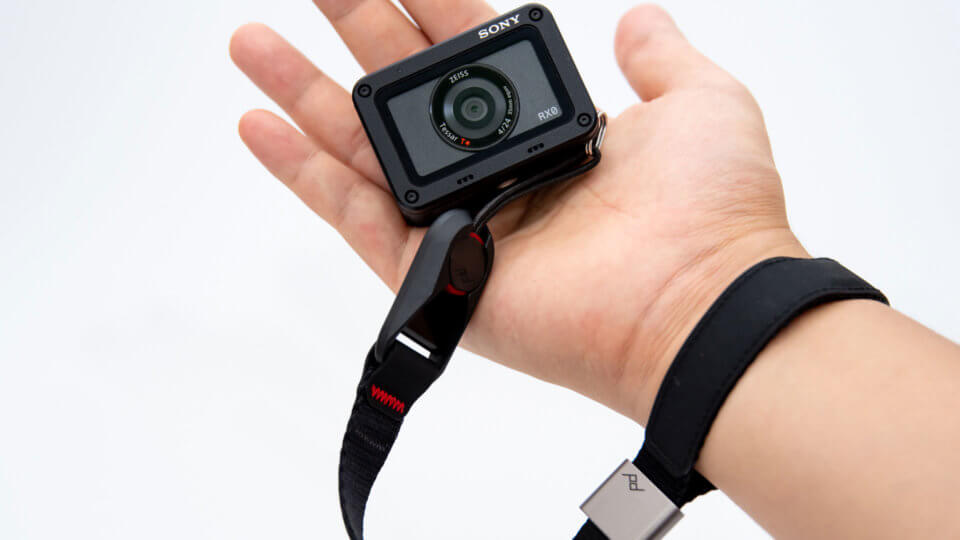 Peak Designのリストストラップ「Cuff」がRX0にちょうどいい