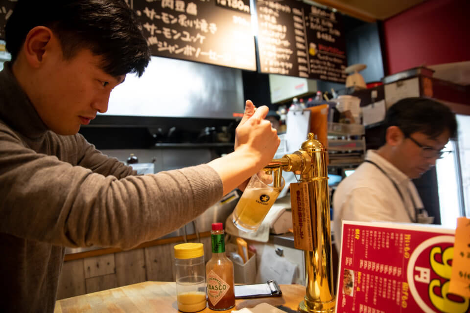 ビール飲み放題30分600円！「ローマ軒 大阪駅前第3ビル店」はビールサーバーからセルフでビールが注げて天国だった