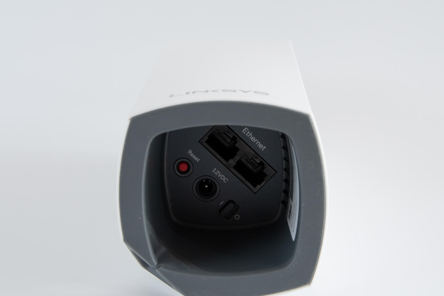メッシュWi-Fiルーター「Velop」トライバンド 底面