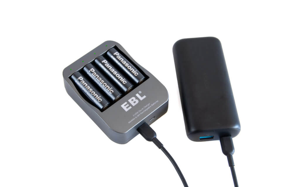 エネループの充電器をUSB充電タイプに変えたら幸せになった
