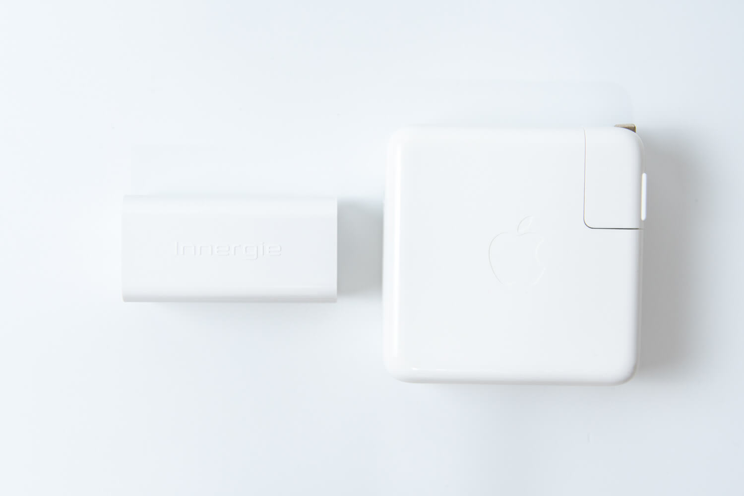 Innergie PowerGear 60C と Apple 61W充電器を比較