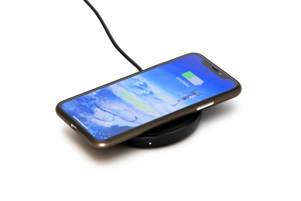 Belkin BOOST↑UP ワイヤレス充電パッド iPhone XSを充電