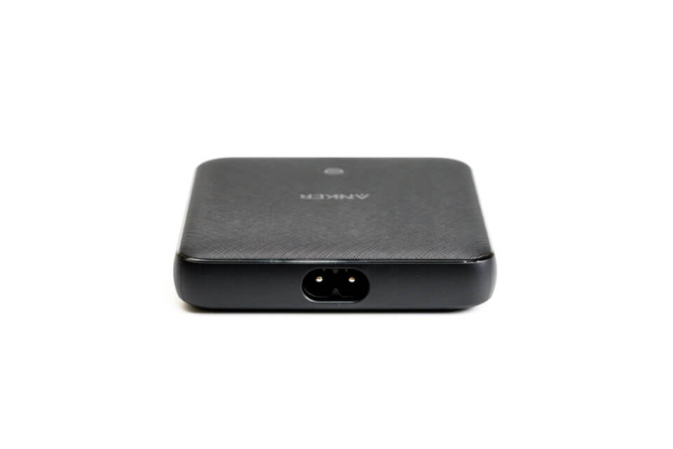 Anker PowerPort Atom III Slim (Four Ports）のメガネケーブル挿すところ
