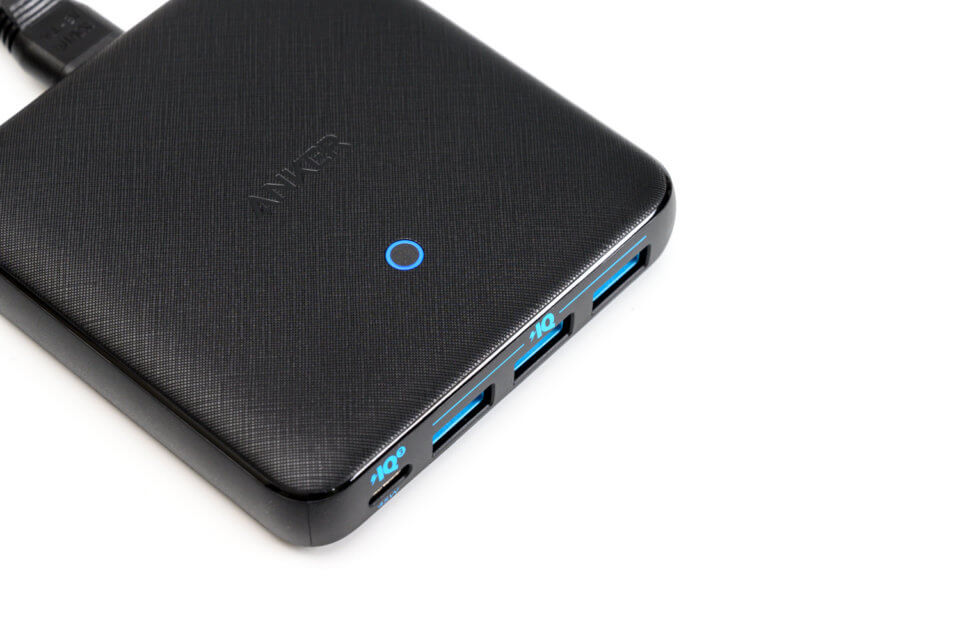 Anker PowerPort Atom III Slim (Four Ports）のインジケーター