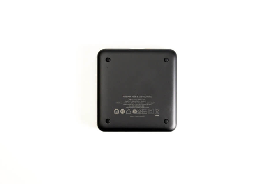 Anker PowerPort Atom III Slim (Four Ports）の裏側