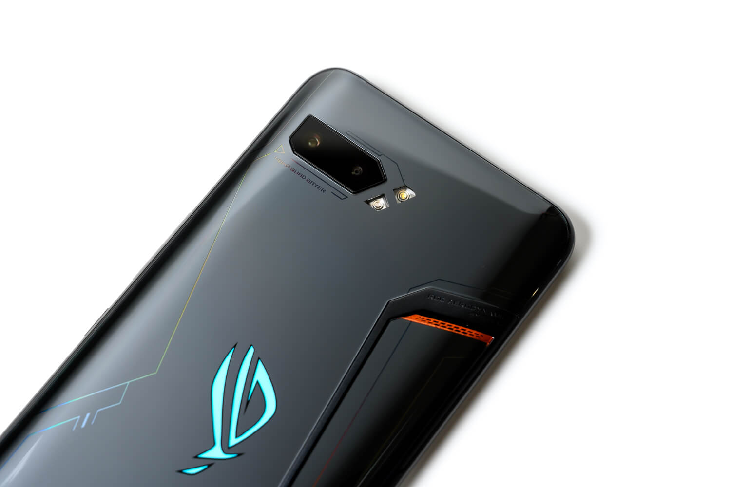ROG Phone II レビュー！カッコよくてハイスペックな最強ゲーミングスマホ