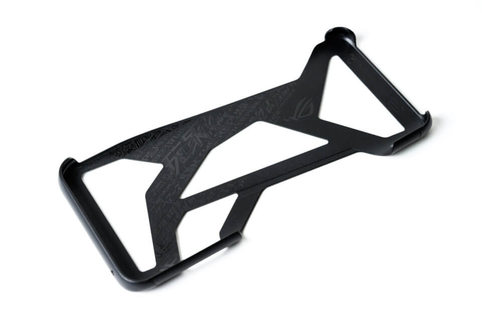 ROG Phone II 付属のケースAero Case