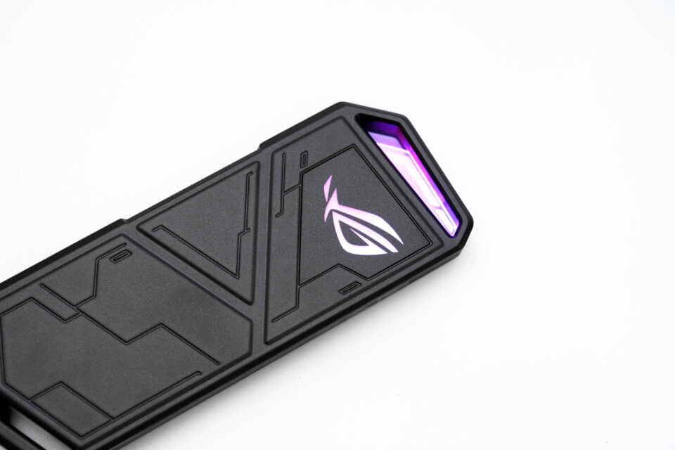 ASUS ROG Strix ArionはAura Syncで光る