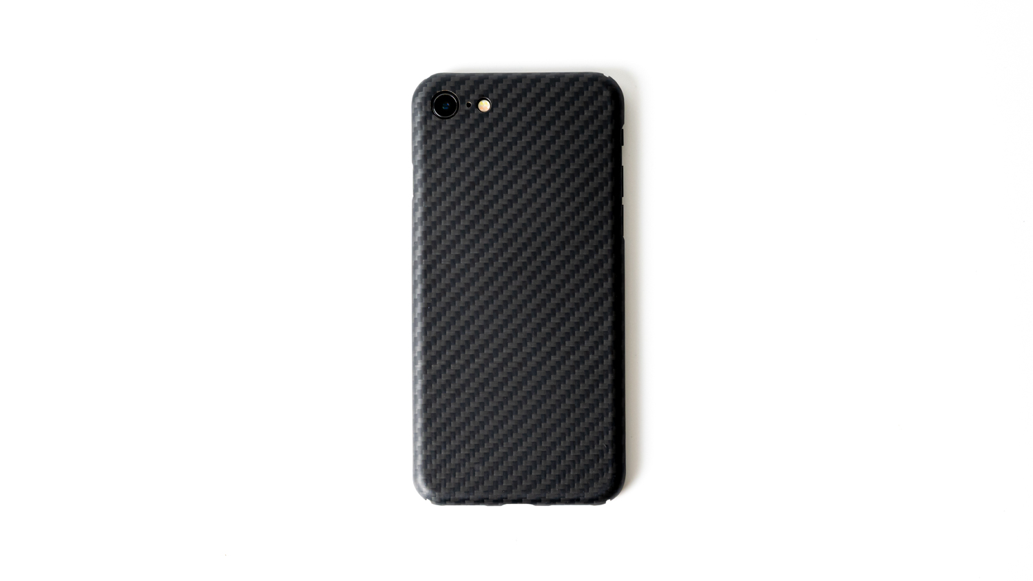 極薄・超軽量のiPhone SE用ケースDeff「Ultra Slim & Light Case DURO」レビュー