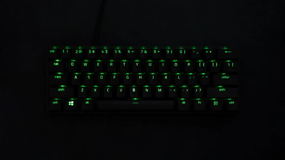 Razer Huntsman Mini レビュー。高品質で満足度の高い60%ゲーミングキーボード