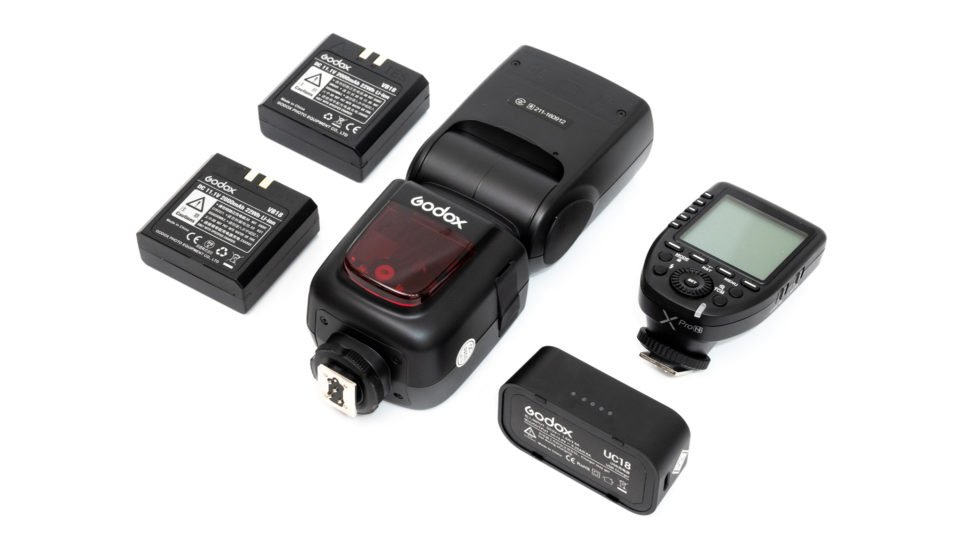 Godoxのストロボ「V860II」とワイヤレスコマンダー「Xpro」を買った