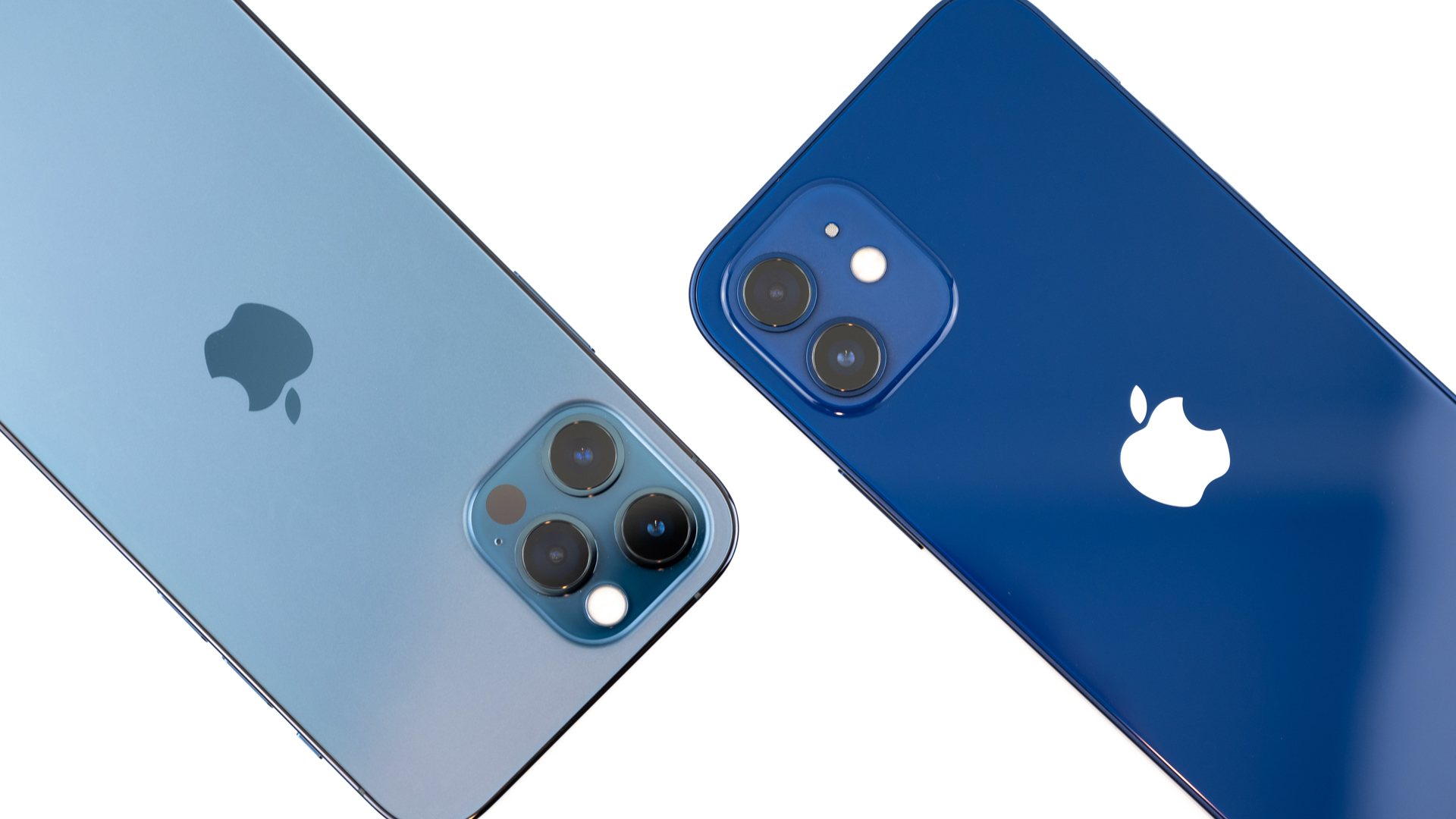 iPhone 12 ブルーとiPhone 12 Pro パシフィックブルーの色を比較してみた
