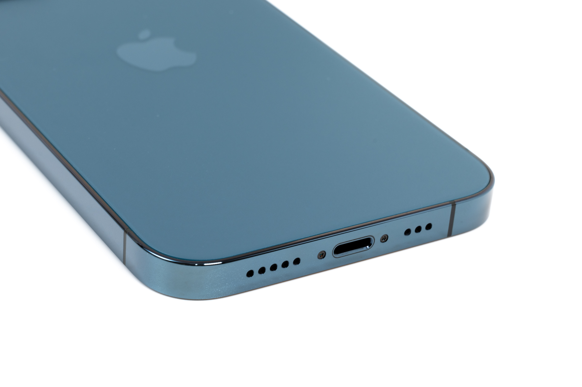 iPhone 12 Pro パシフィックブルー のLightningポート