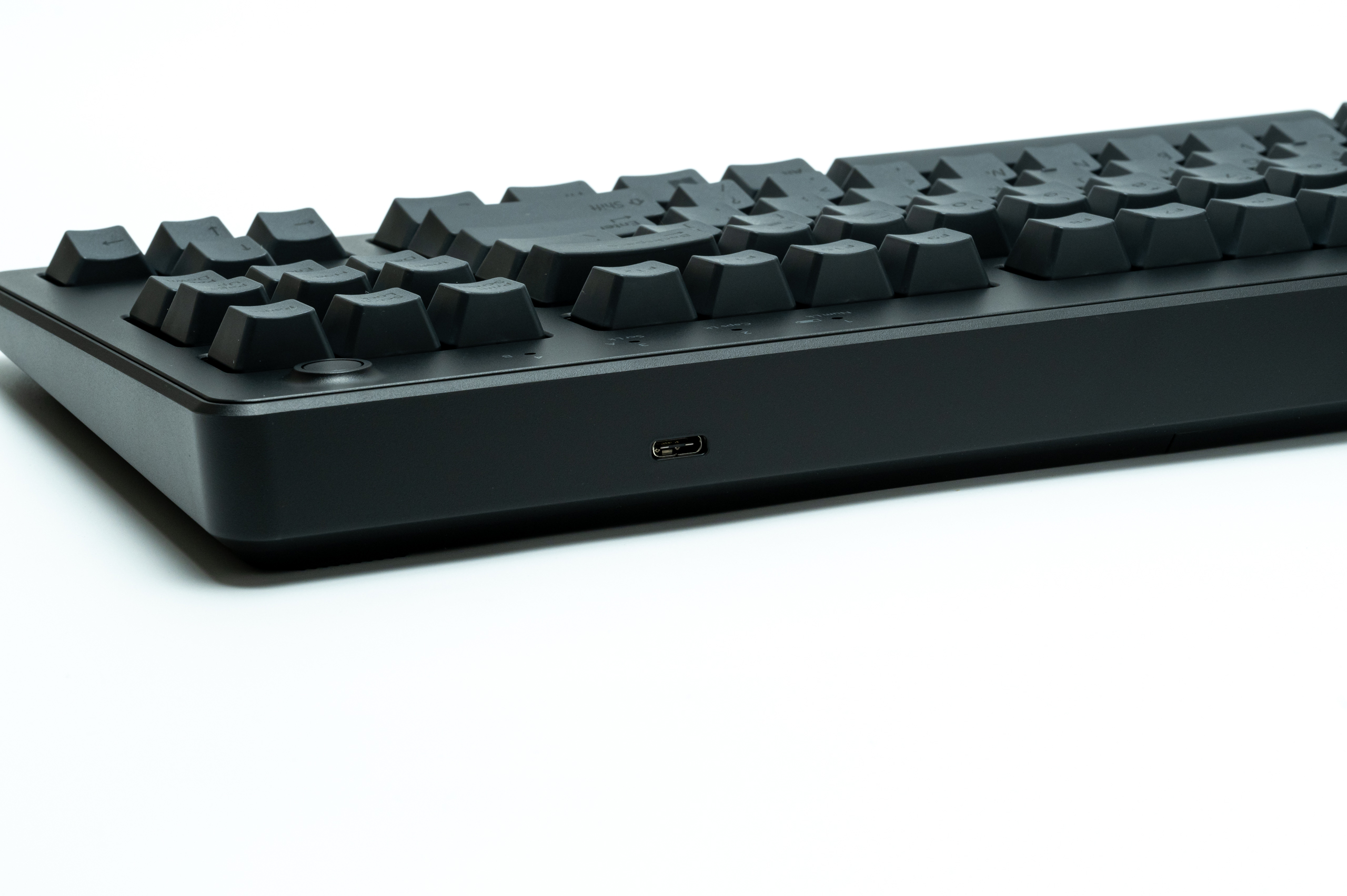 REALFORCE R3 R3HD11背面のUSB Type-Cポート