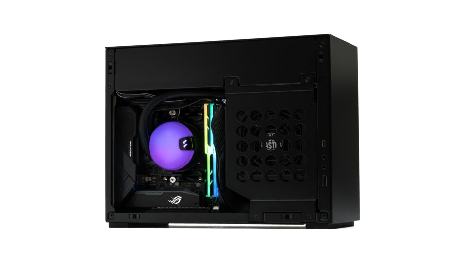 Lian Li A4-H2O レビュー。超小型ケースで組むゲーミングPC